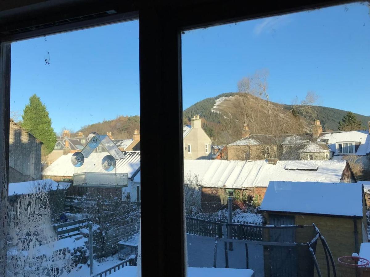 The Morningside Apartment Charming Stylish Apartment In The Centre Of Innerleithen Esterno foto