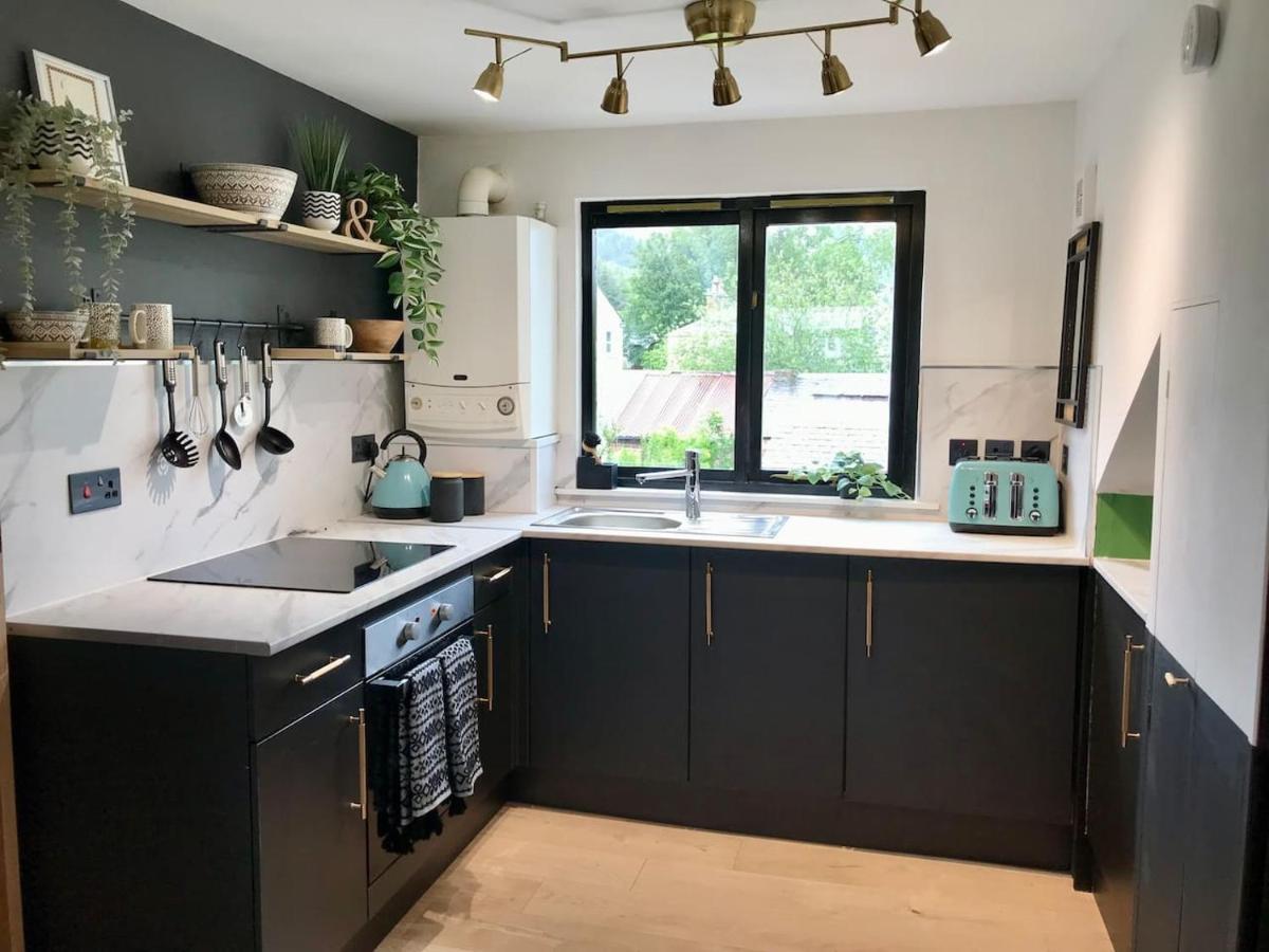 The Morningside Apartment Charming Stylish Apartment In The Centre Of Innerleithen Esterno foto