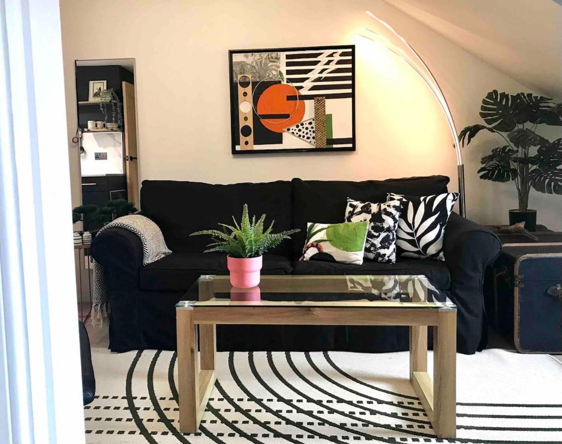 The Morningside Apartment Charming Stylish Apartment In The Centre Of Innerleithen Esterno foto