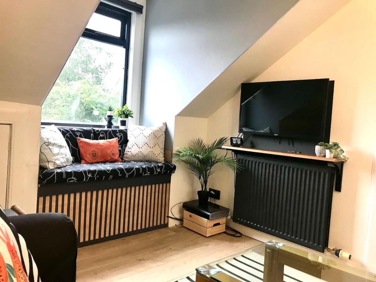 The Morningside Apartment Charming Stylish Apartment In The Centre Of Innerleithen Esterno foto